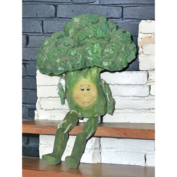 Vintage Anthropomorphic Resin Vegetable “Broccoli” Shelf Sitter - Picture 2 of 6